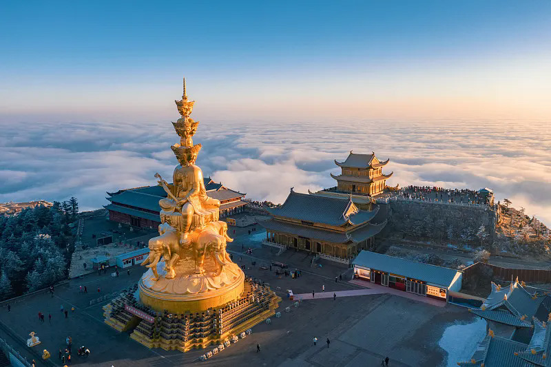 Mount Emei Golden Summit temple