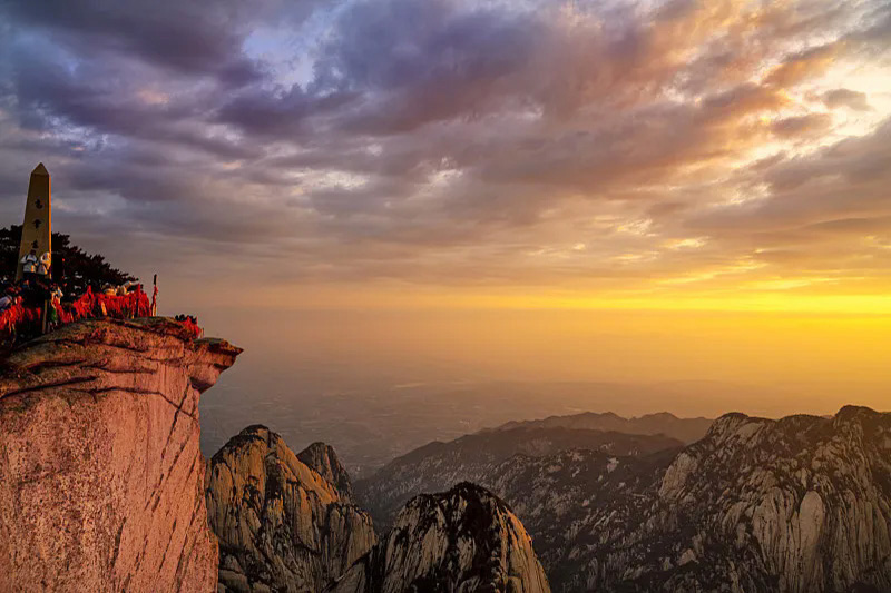 Scenic drive back from Mount Huashan