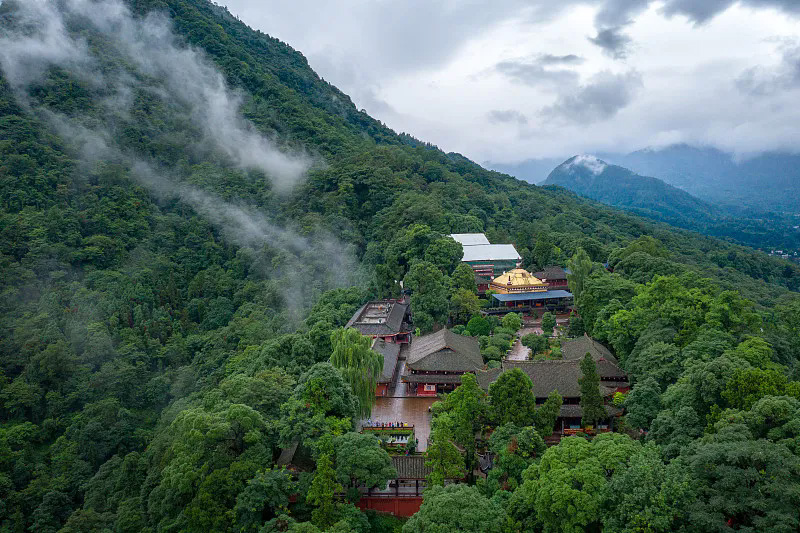 Mount Emei Golden Summit and sea of clouds, Sichuan